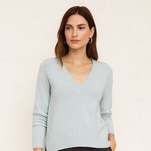 Vince Light Blue Cashmere Blend V-Neck Sweater Women’s Size S Soft Knit Classic